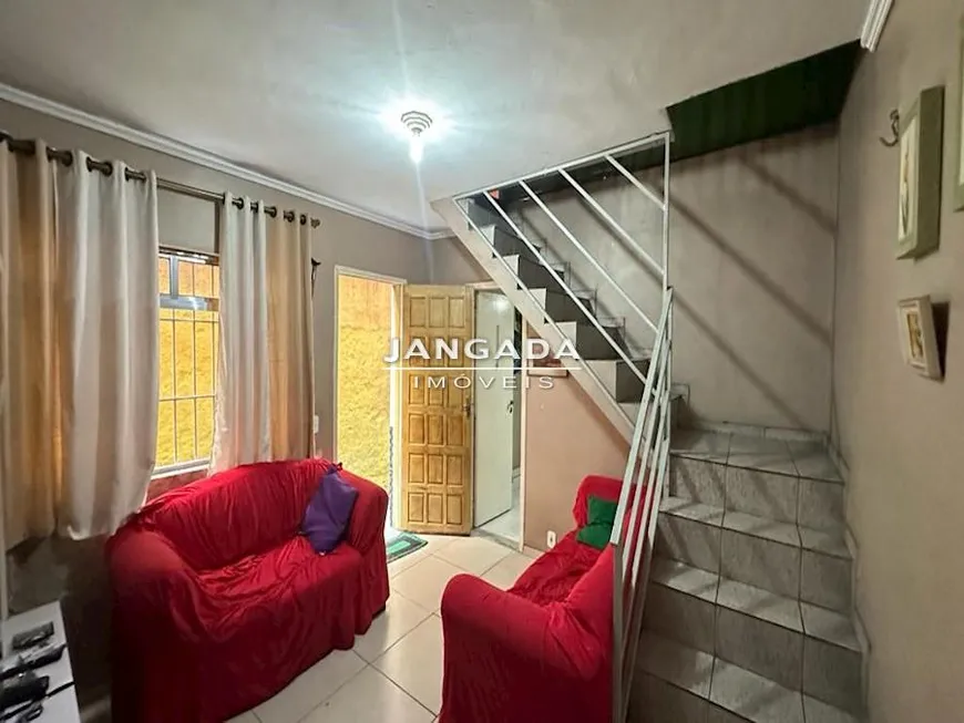 Foto 1 de Sobrado com 4 Quartos à venda, 150m² em Parque Jandaia, Carapicuíba