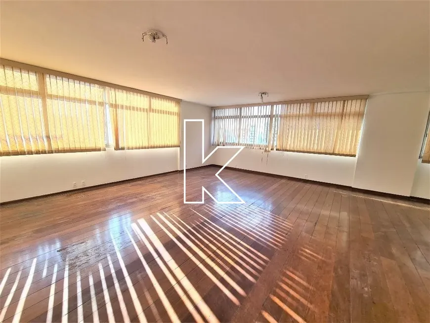 Foto 1 de Apartamento com 3 Quartos à venda, 240m² em Santa Cecília, São Paulo