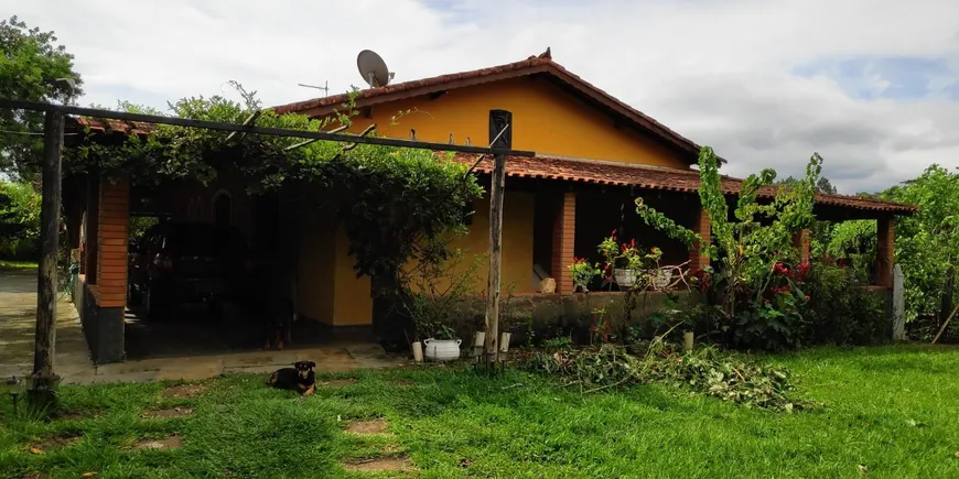 Foto 1 de Fazenda/Sítio com 3 Quartos à venda, 400m² em Crisolia, Ouro Fino