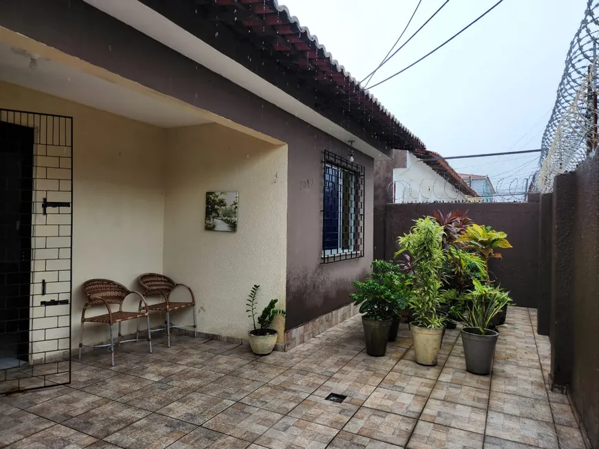 Foto 1 de Casa com 3 Quartos à venda, 170m² em Amadeu Furtado, Fortaleza
