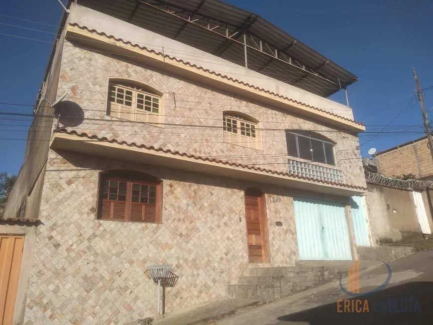 Foto 1 de Casa com 3 Quartos à venda, 240m² em Paulo VI, Conselheiro Lafaiete