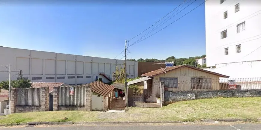 Foto 1 de Lote/Terreno à venda, 864m² em Tingui, Curitiba