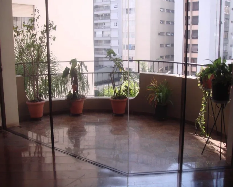 Foto 1 de Apartamento com 3 Quartos para alugar, 250m² em Jardim Paulista, São Paulo