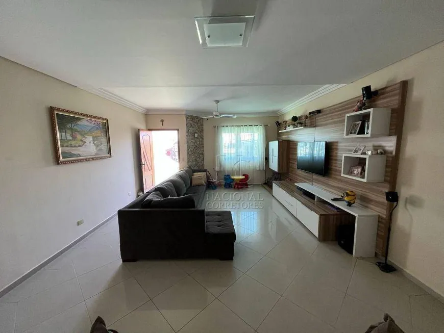 Foto 1 de Sobrado com 3 Quartos à venda, 243m² em Vila Scarpelli, Santo André