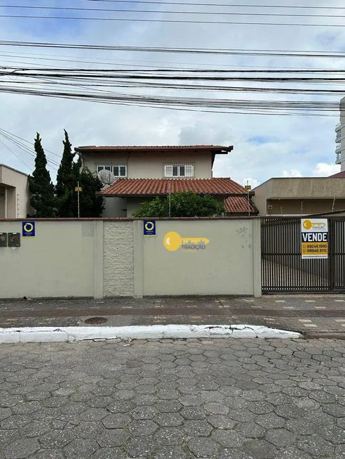 Foto 1 de Casa com 4 Quartos à venda, 230m² em Sao Judas, Itajaí