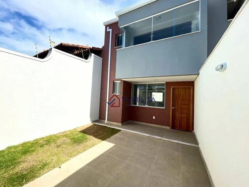 Foto 1 de Casa com 3 Quartos à venda, 134m² em Itapoã, Belo Horizonte