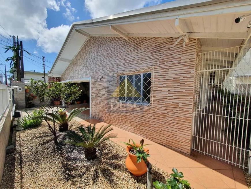 Foto 1 de Casa com 2 Quartos à venda, 180m² em Municipios, Balneário Camboriú