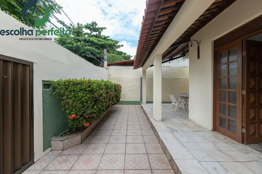 Foto 1 de Casa com 5 Quartos à venda, 300m² em Itapuã, Salvador
