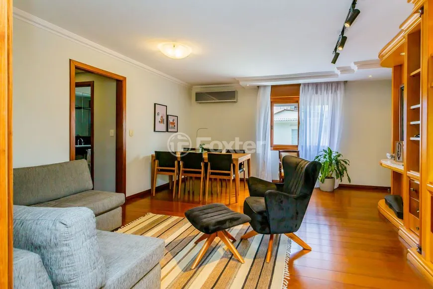 Foto 1 de Apartamento com 3 Quartos à venda, 125m² em Passo da Areia, Porto Alegre