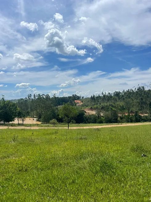 Foto 1 de Lote/Terreno à venda, 1000m² em Maracatú, Guararema