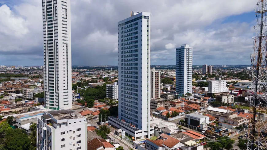 Foto 1 de Apartamento com 3 Quartos à venda, 67m² em Ilha do Leite, Recife