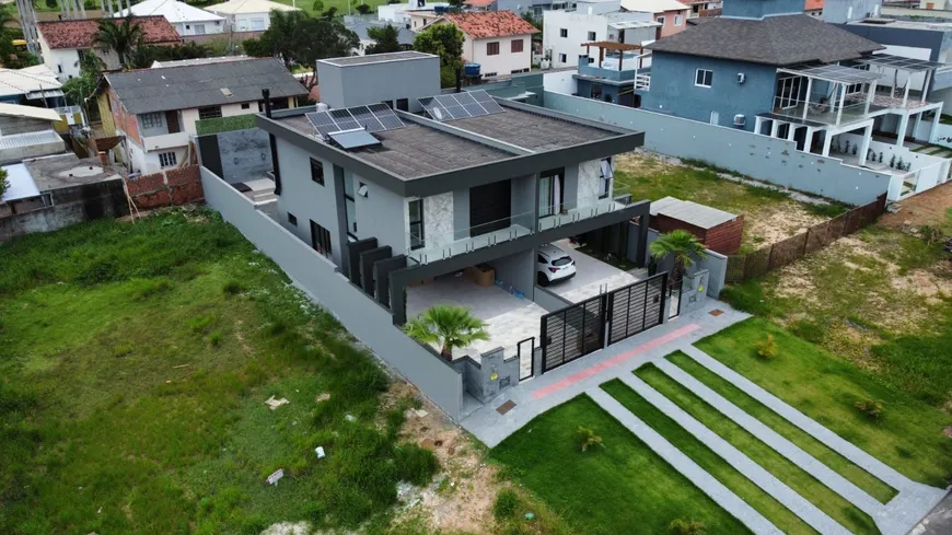 Foto 1 de Casa com 3 Quartos à venda, 202m² em Ingleses do Rio Vermelho, Florianópolis