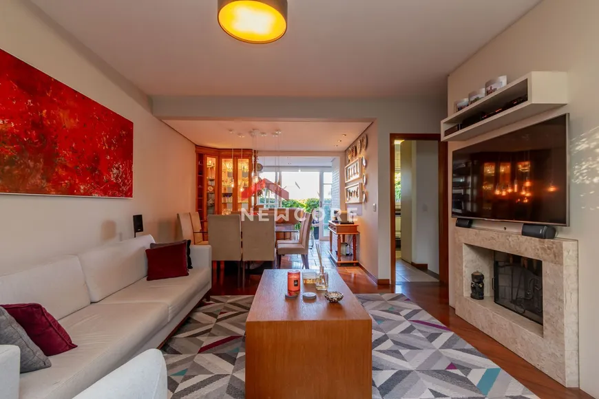 Foto 1 de Casa de Condomínio com 3 Quartos à venda, 220m² em Três Figueiras, Porto Alegre