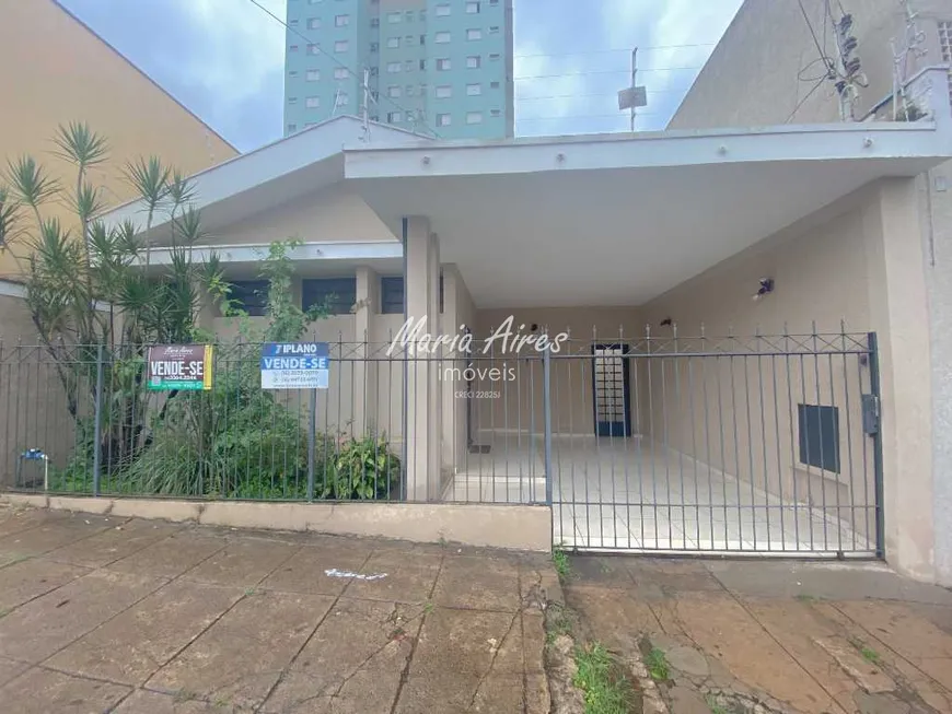 Foto 1 de Casa com 3 Quartos para venda ou aluguel, 177m² em Centro, São Carlos