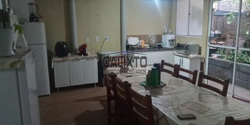 Foto 1 de Casa de Condomínio com 2 Quartos à venda, 98m² em Jardim Califórnia, Uberlândia