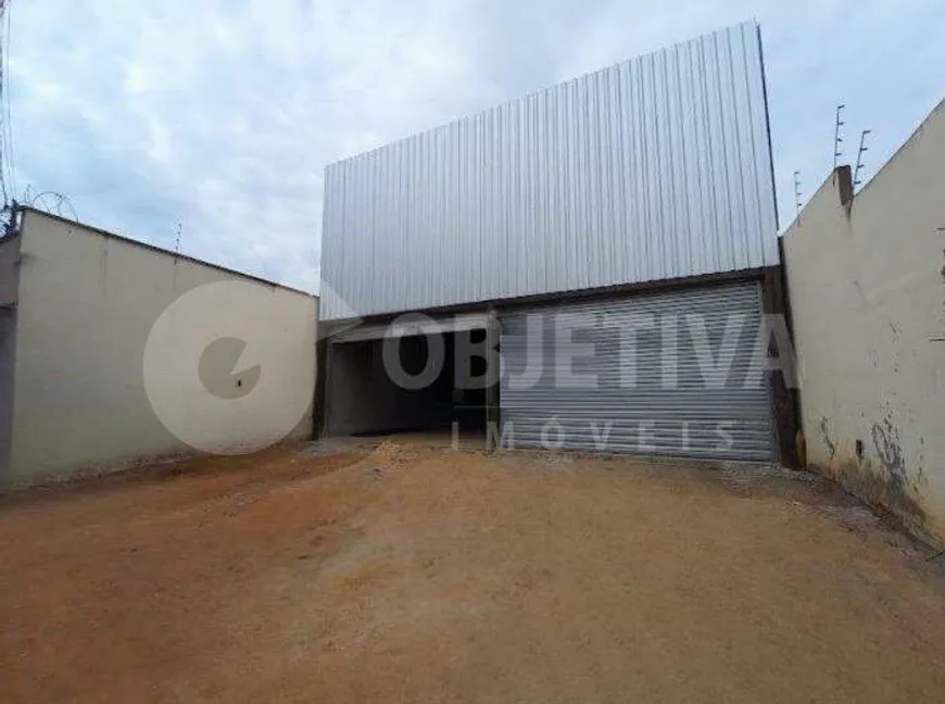 Foto 1 de Ponto Comercial para alugar, 220m² em Laranjeiras, Uberlândia