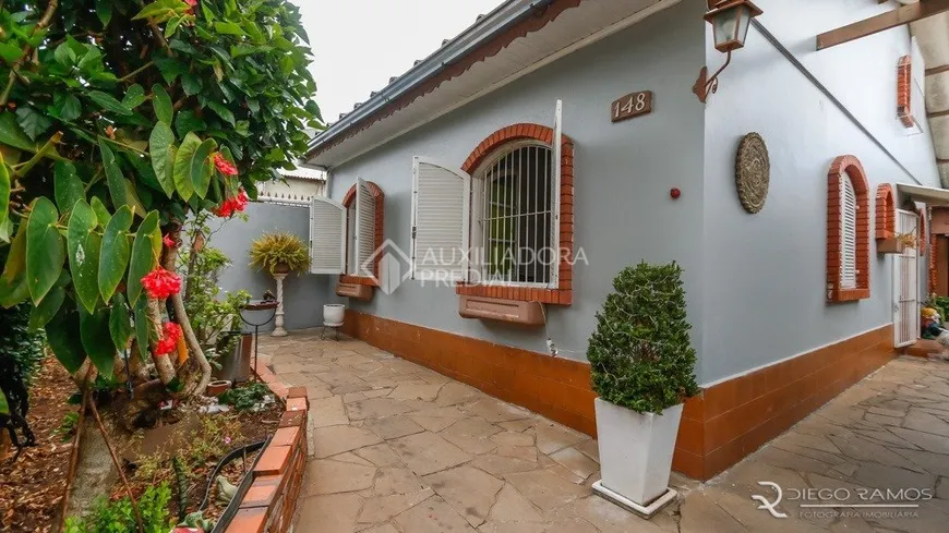 Foto 1 de Casa com 3 Quartos à venda, 140m² em Partenon, Porto Alegre