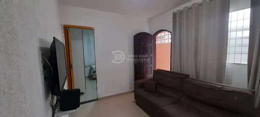 Foto 1 de Casa com 2 Quartos à venda, 70m² em Vila Ré, São Paulo