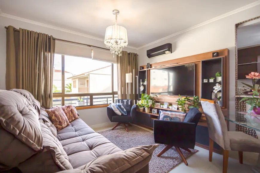Foto 1 de Apartamento com 2 Quartos à venda, 75m² em Passo da Areia, Porto Alegre