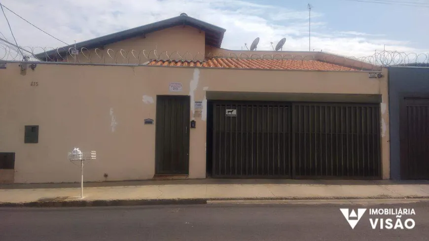 Foto 1 de Casa com 3 Quartos à venda, 264m² em Conjunto Costa Telles I, Uberaba