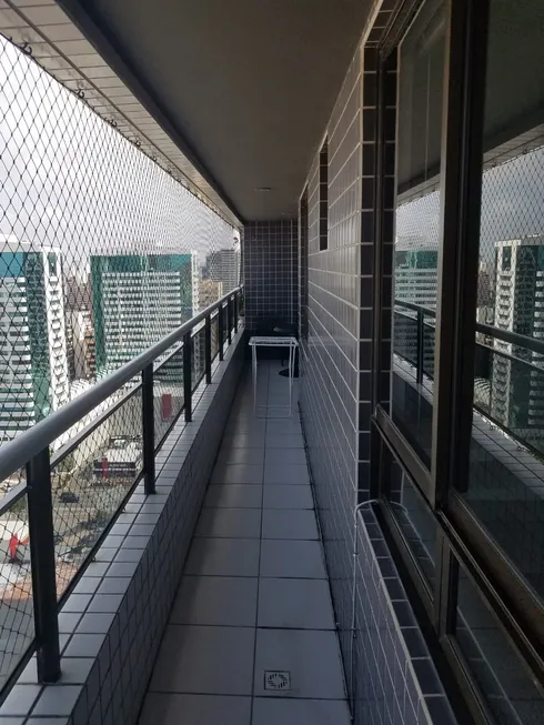 Foto 1 de Apartamento com 3 Quartos à venda, 67m² em Meireles, Fortaleza