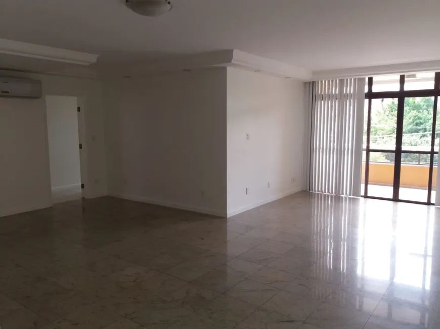 Foto 1 de Apartamento com 3 Quartos para alugar, 160m² em Parque Dez de Novembro, Manaus