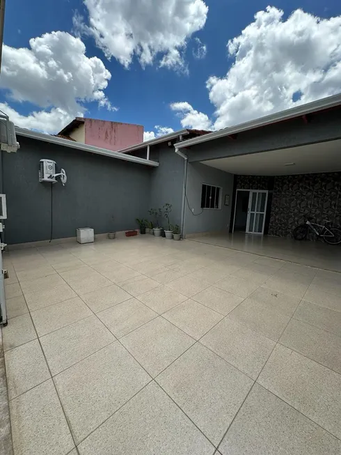 Foto 1 de Casa com 3 Quartos à venda, 259m² em Parque Anhangüera, Goiânia