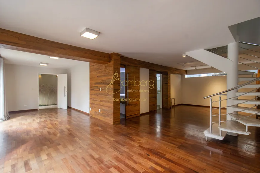 Foto 1 de Casa com 4 Quartos à venda, 266m² em Jardim Marajoara, São Paulo