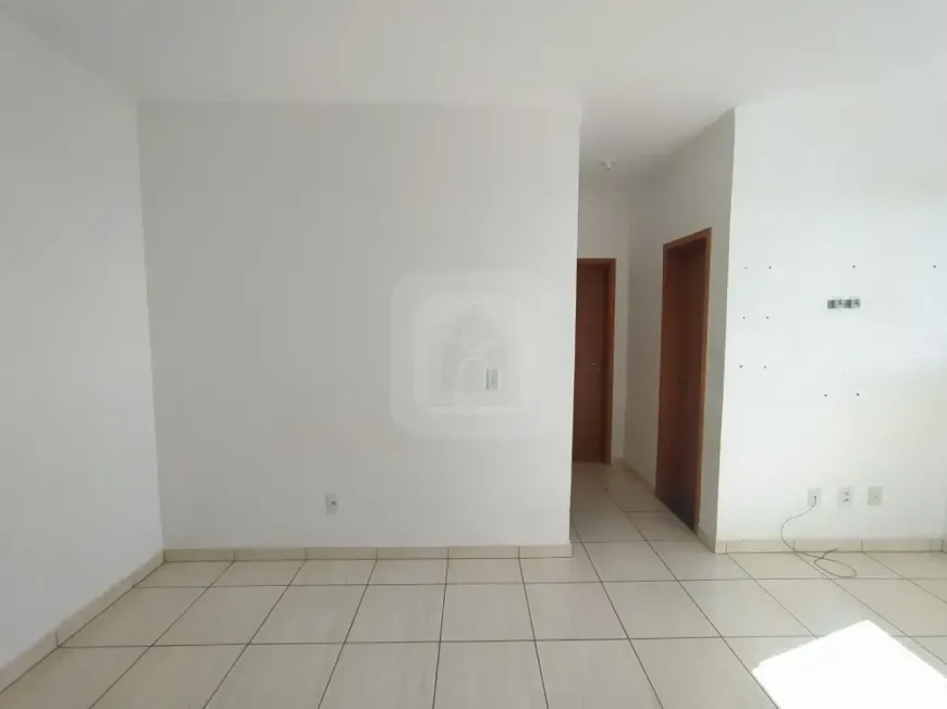 Foto 1 de Apartamento com 2 Quartos à venda, 48m² em Jardim Célia, Uberlândia