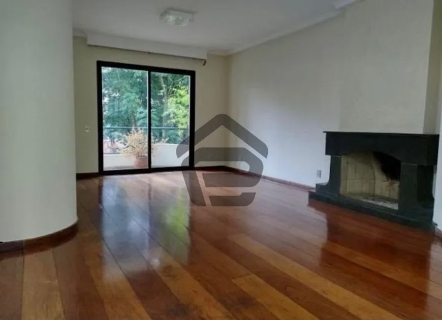 Foto 1 de Apartamento com 3 Quartos para venda ou aluguel, 140m² em Moema, São Paulo