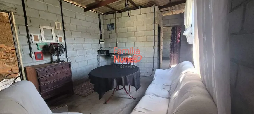 Foto 1 de Casa com 2 Quartos para alugar, 35m² em Nossa Senhora do Carmo, Contagem