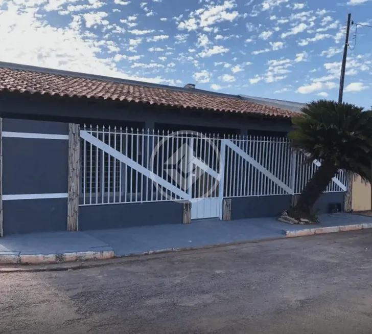 Foto 1 de Casa com 2 Quartos à venda, 180m² em Jardim Vitória, Cuiabá
