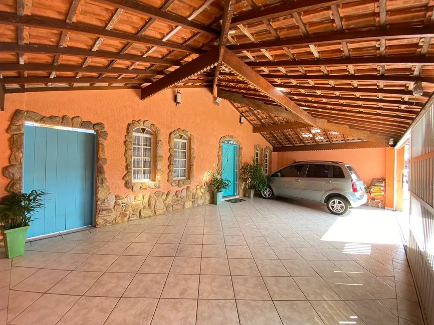 Foto 1 de Casa com 4 Quartos à venda, 145m² em Vila Guilhermina, Praia Grande
