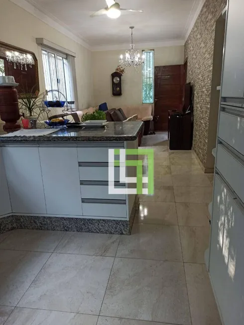 Foto 1 de Casa com 4 Quartos à venda, 167m² em Jardim Samambaia, Jundiaí