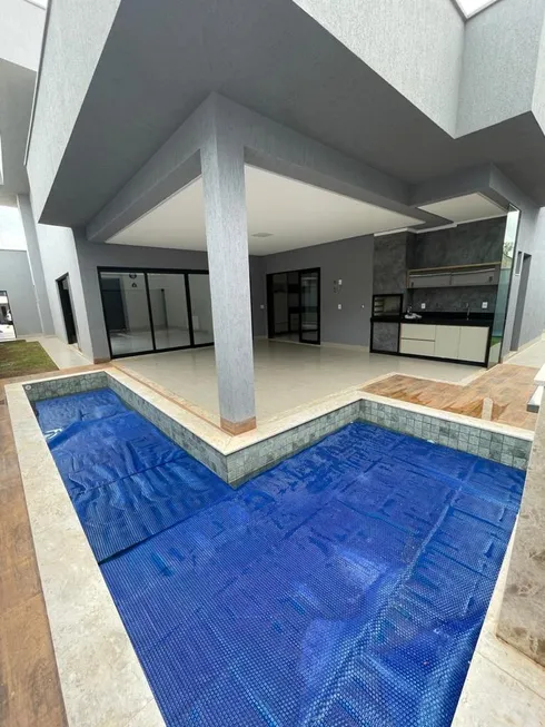 Foto 1 de Casa de Condomínio com 4 Quartos à venda, 208m² em Parque Atheneu, Goiânia