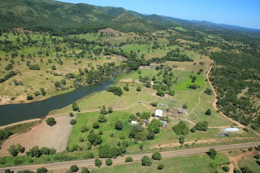 Foto 1 de Fazenda/Sítio com 3 Quartos à venda, 2178000m² em Centro, Campinorte