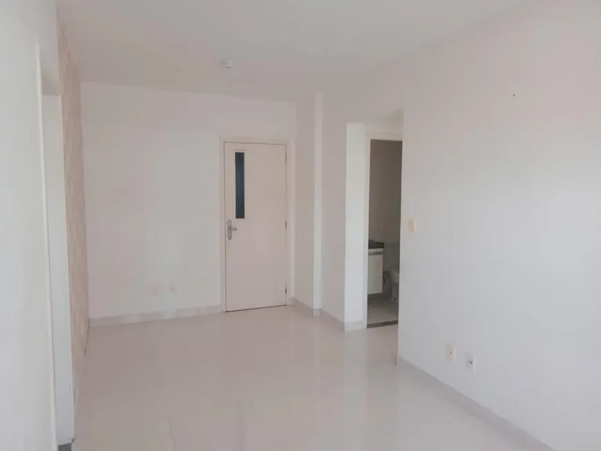 Foto 1 de Apartamento com 2 Quartos para alugar, 58m² em Centro, Lauro de Freitas
