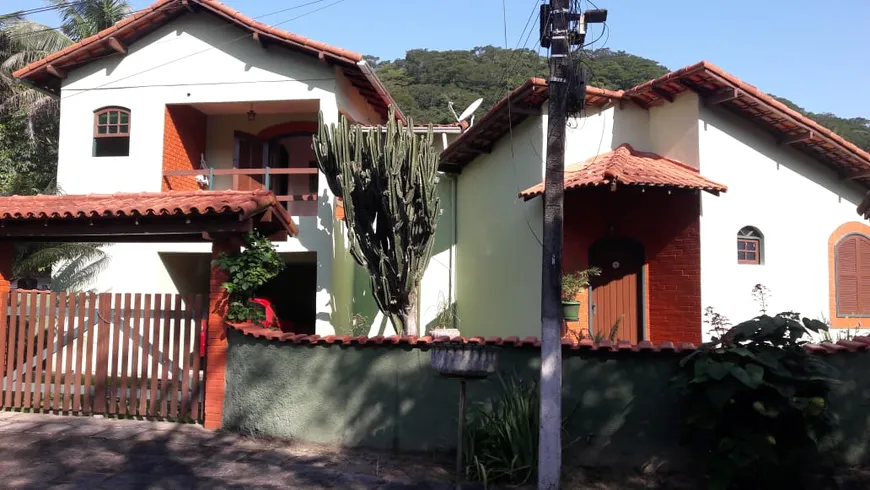 Foto 1 de Casa com 3 Quartos à venda, 216m² em Iconha, Guapimirim