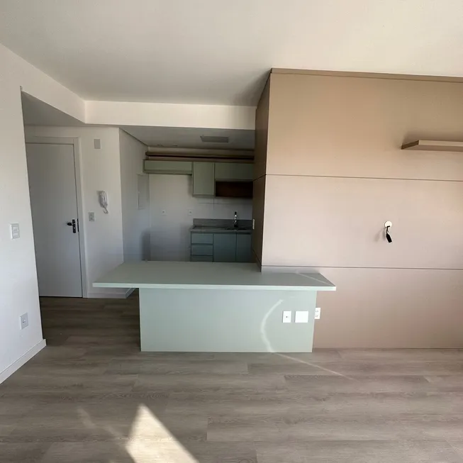 Foto 1 de Apartamento com 1 Quarto para venda ou aluguel, 44m² em Passo da Areia, Porto Alegre