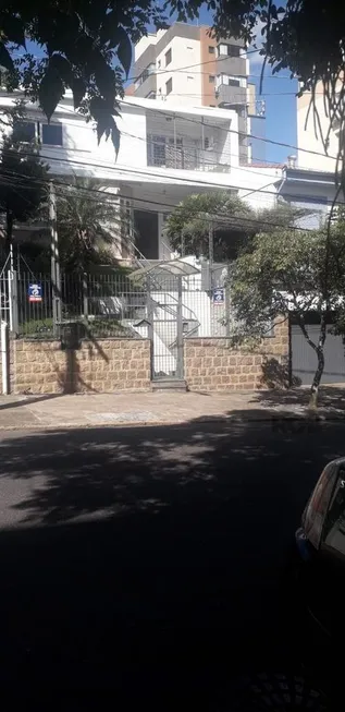 Foto 1 de Casa com 3 Quartos à venda, 349m² em Petrópolis, Porto Alegre