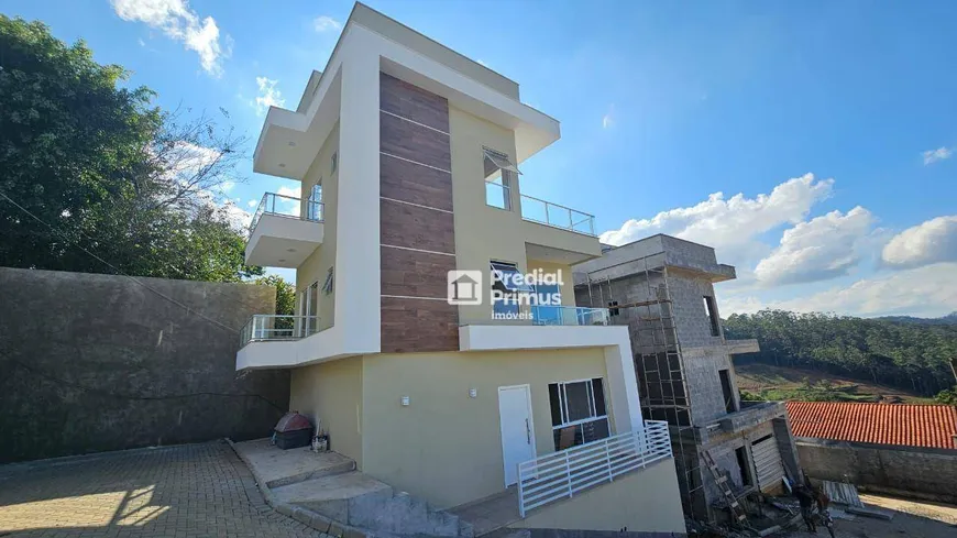 Foto 1 de Casa de Condomínio com 3 Quartos à venda, 152m² em Varginha, Nova Friburgo