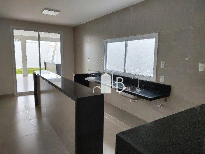 Foto 1 de Casa com 4 Quartos à venda, 210m² em Cidade Jardim, Uberlândia