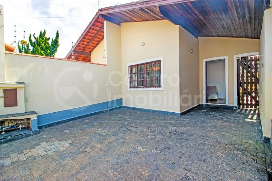 Foto 1 de Casa com 2 Quartos à venda, 90m² em Balneario Arpoador , Peruíbe