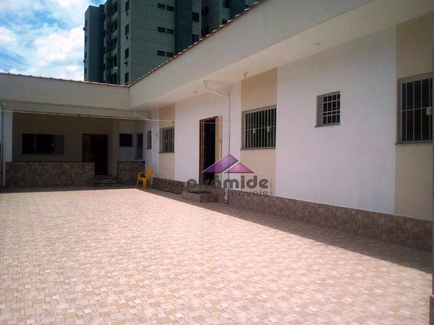 Foto 1 de Casa com 2 Quartos para alugar, 74m² em Centro, Caraguatatuba