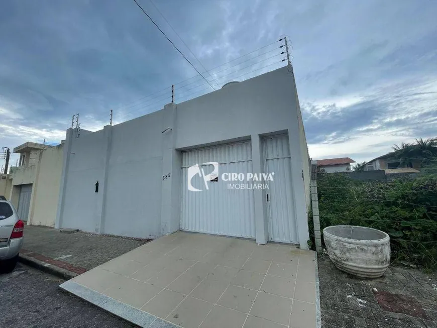 Foto 1 de Casa com 4 Quartos à venda, 250m² em De Lourdes, Fortaleza