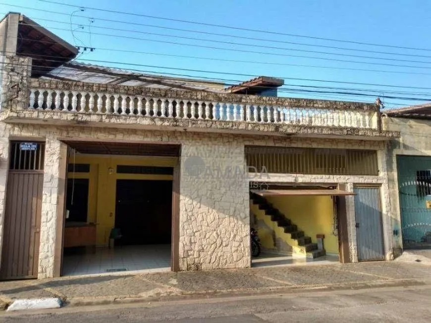 Foto 1 de Sobrado com 3 Quartos para alugar, 317m² em Vila Esperança, São Paulo