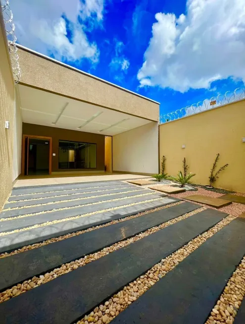 Foto 1 de Casa com 3 Quartos à venda, 137m² em Jardim Fonte Nova, Goiânia