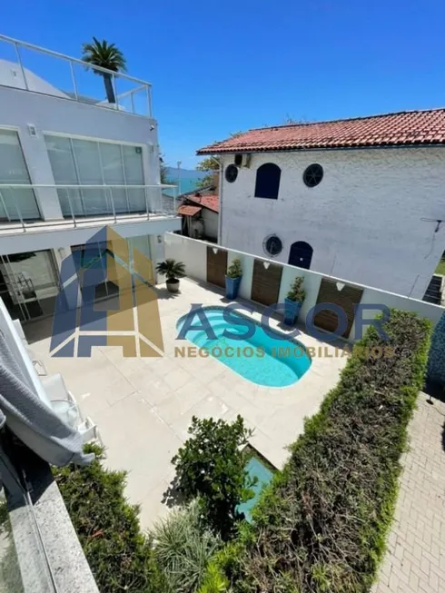 Foto 1 de Casa com 5 Quartos à venda, 560m² em Cachoeira do Bom Jesus, Florianópolis