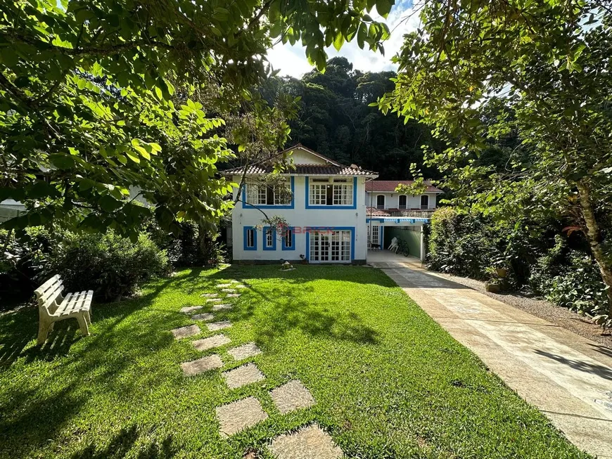 Foto 1 de Casa de Condomínio com 5 Quartos à venda, 320m² em Carlos Guinle, Teresópolis