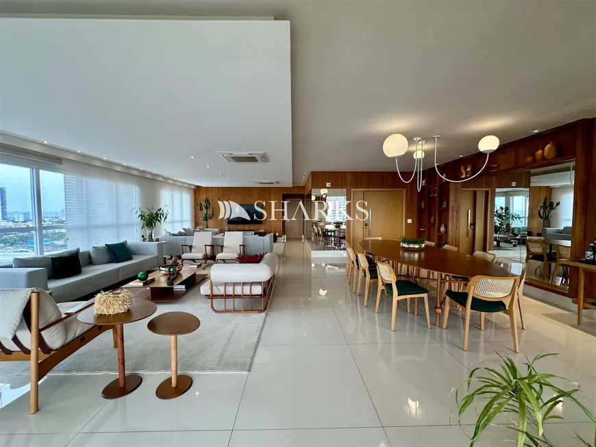 Foto 1 de Apartamento com 4 Quartos à venda, 410m² em Setor Bueno, Goiânia